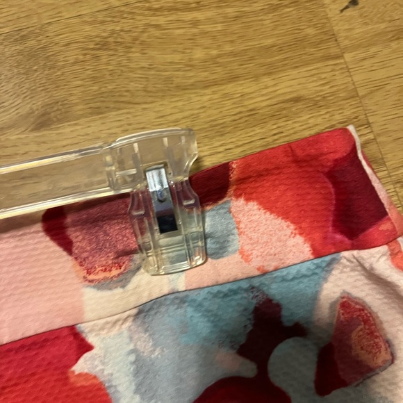 Beautiful LOFT floral skirt - size 14 - Picture 4 of 6